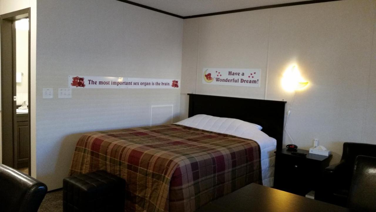 Bear'S Den Lodge Shaunavon Eksteriør bilde